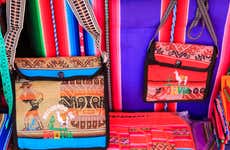 Excursión a Puka Puka y Tarabuco