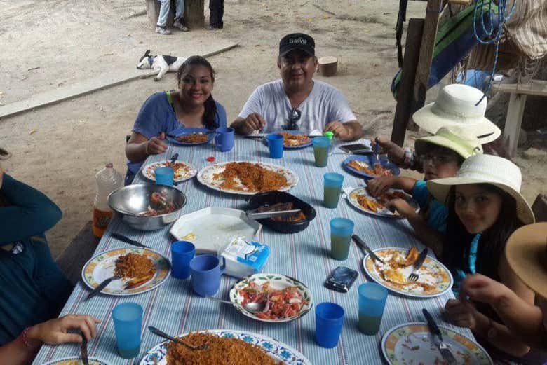 Almorzando durante la excursión
