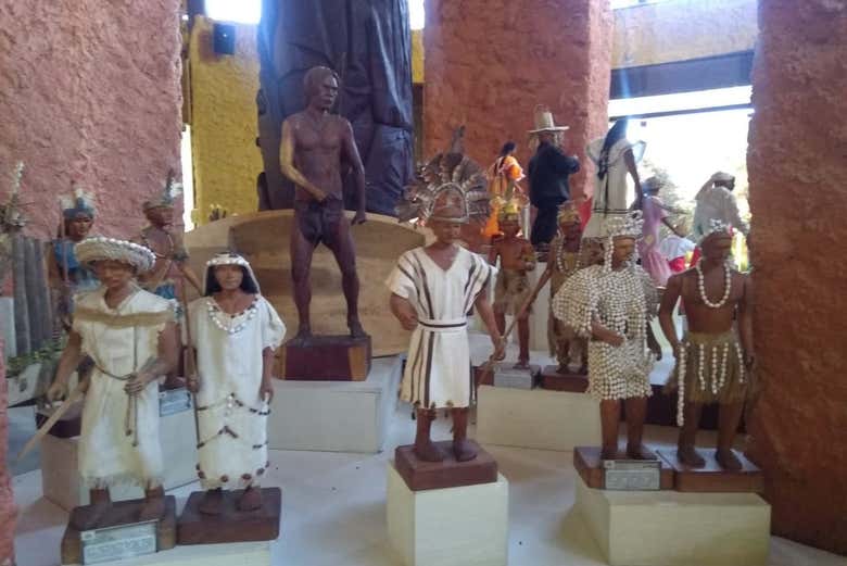 Figuras de cerámica en el Museo Kenneth Lee