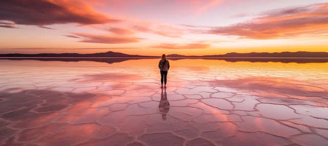 Excursión privada al salar de Uyuni al amanecer