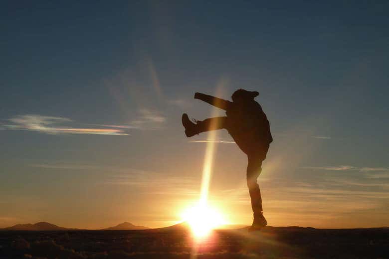 Esperienza all'alba nel Salar de Uyuni 
