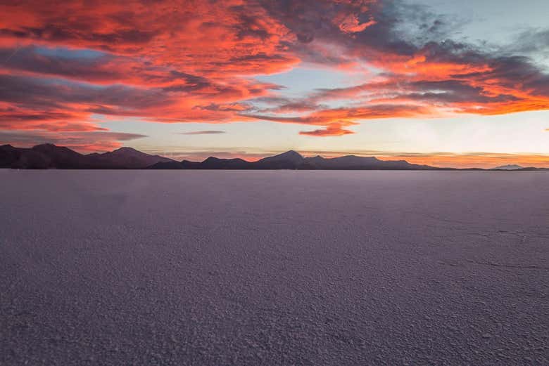 Atardecer en el salar de Uyuni