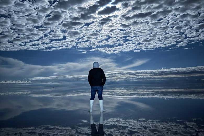 Viendo amanecer en el salar