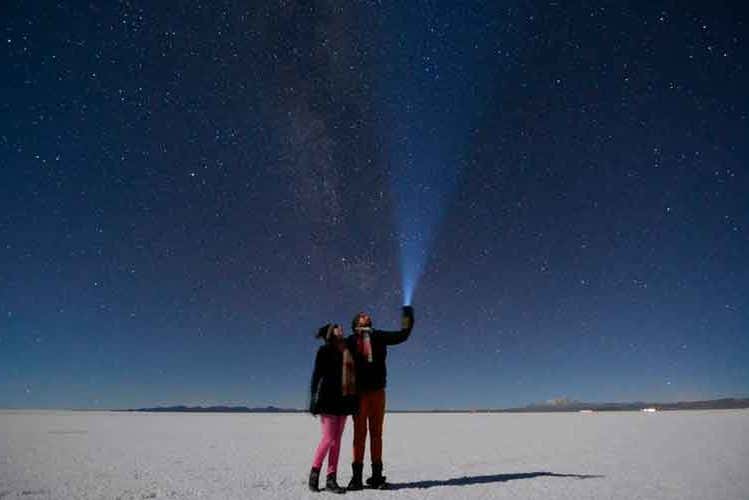 Desfrutando da observação astronômica em Uyuni