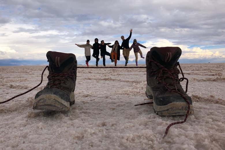 Diversión en el salar de Uyuni
