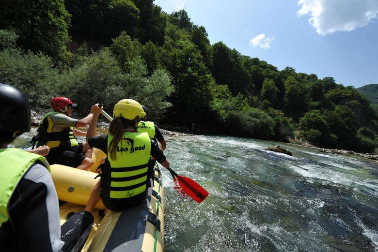 Rafting pelo rio Neretva