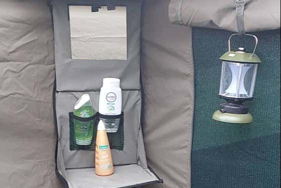 El baño de la tienda de campaña