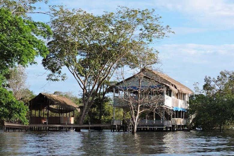 Construções típicas dos nativos do Tapajós