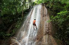 Rápel en la cascada Água Fría