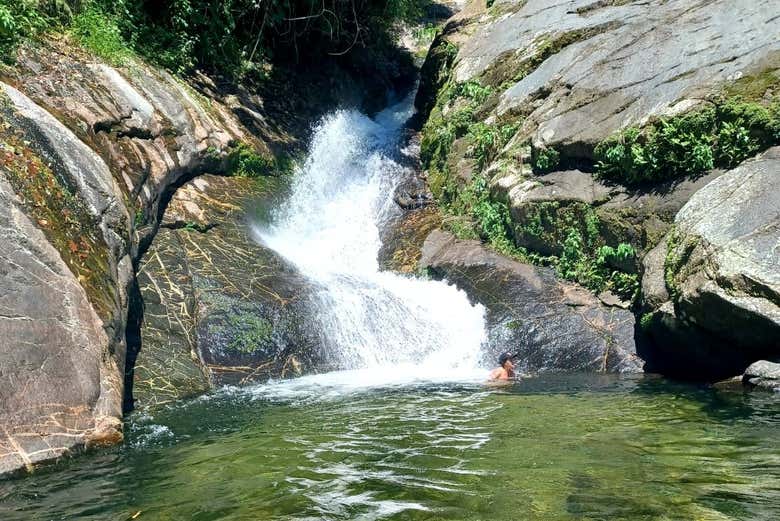 Cachoeiras e piscinas naturais esperam por você!