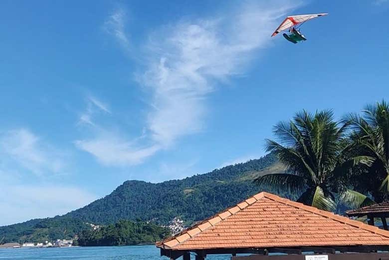 Sobrevolando las playas de agua cristalina