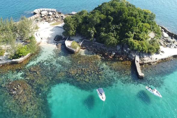 Passeio de barco privado pelas ilhas de Angra dos Reis