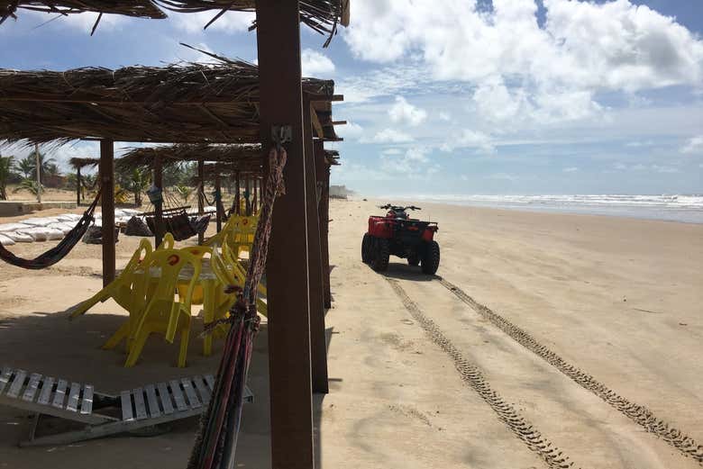 Um buggy na praia