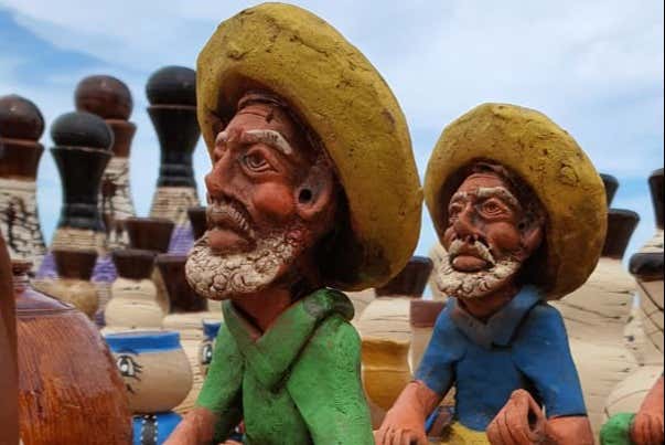 Figuras talladas a orillas del río San Francisco