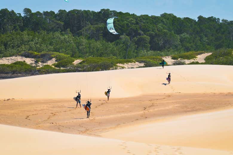 The group ready to start kitesurfing