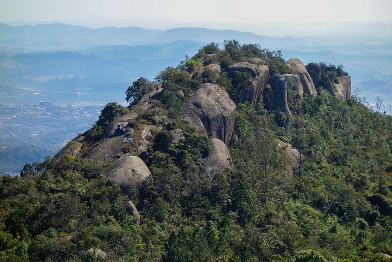 A Pedra Grande vista do alto
