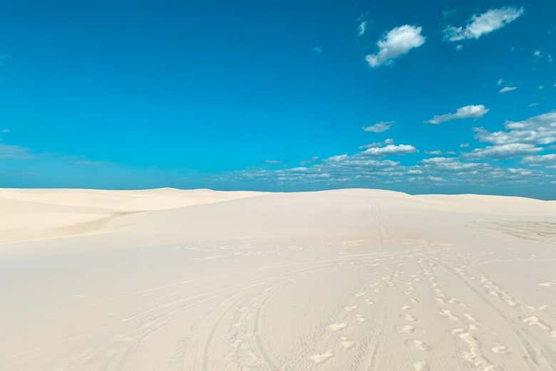 Extensas dunas em Ponta do Mangue