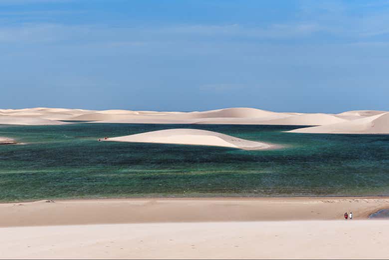 Explorando as lagoas dos Lençóis Maranhenses