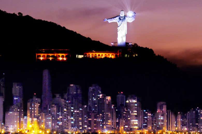El Cristo Luz iluminado