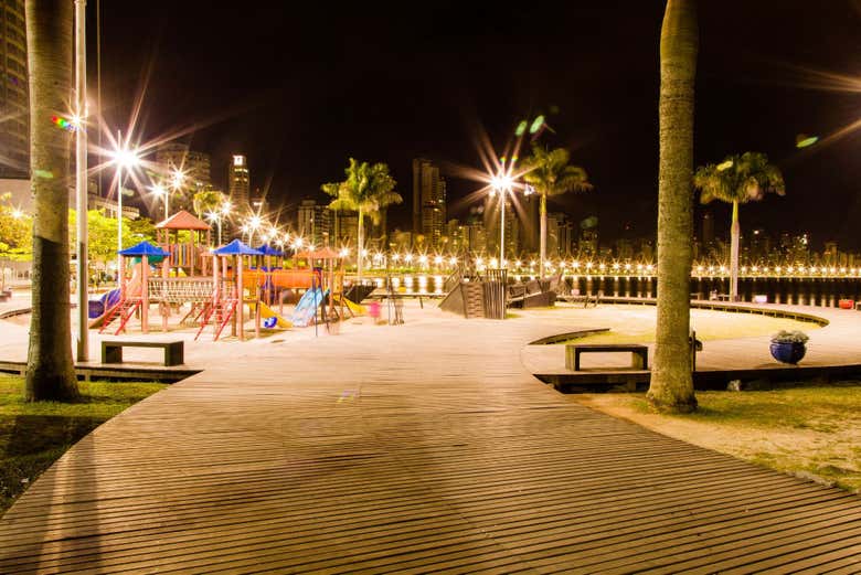 Conhecendo Balneário Camboriú à noite