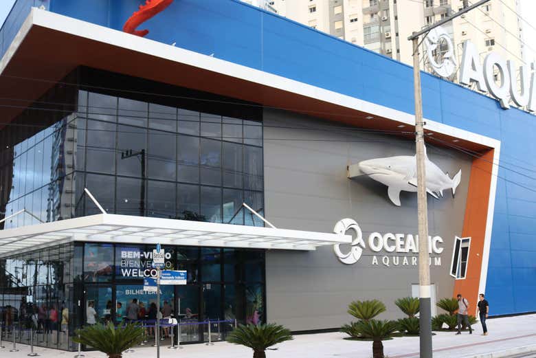 Entrance to Oceanic Aquarium