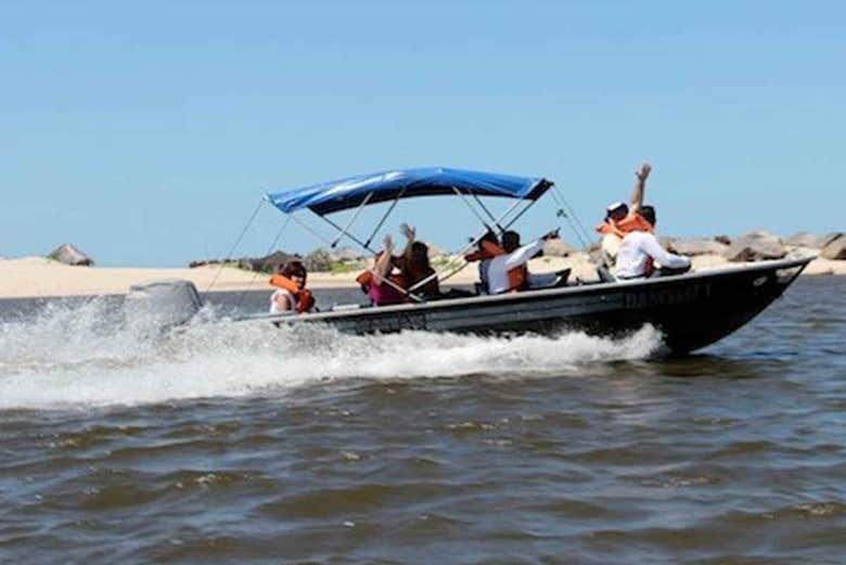 The speedboat on the Preguiças river