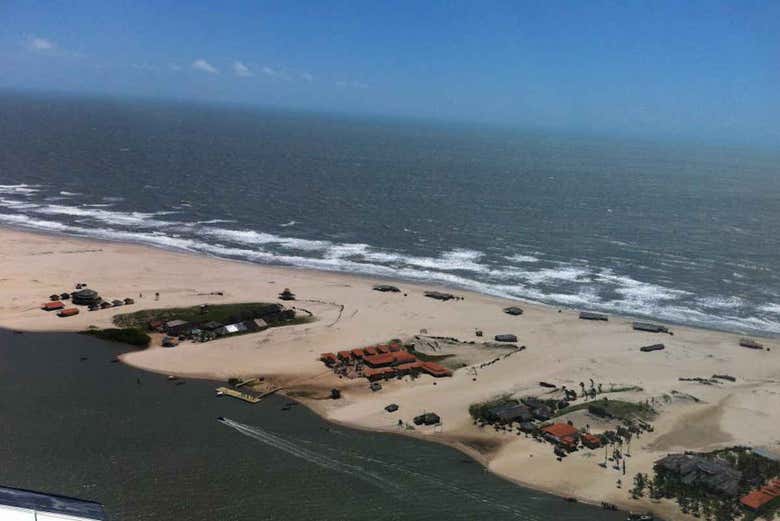 Caburé beach seen from above