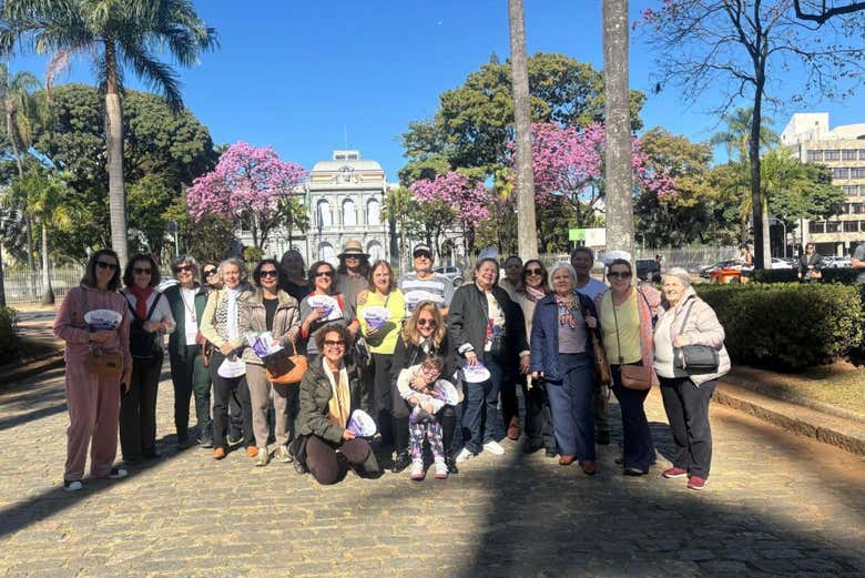 Recorreremos los icónicos jardines de la Praça da Liberdade