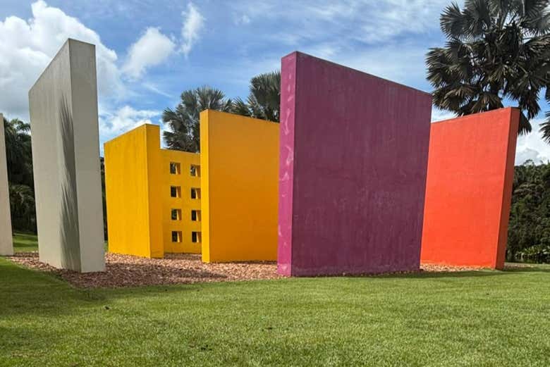 Obras de arte contemporáneo al aire libre en el Inhotim