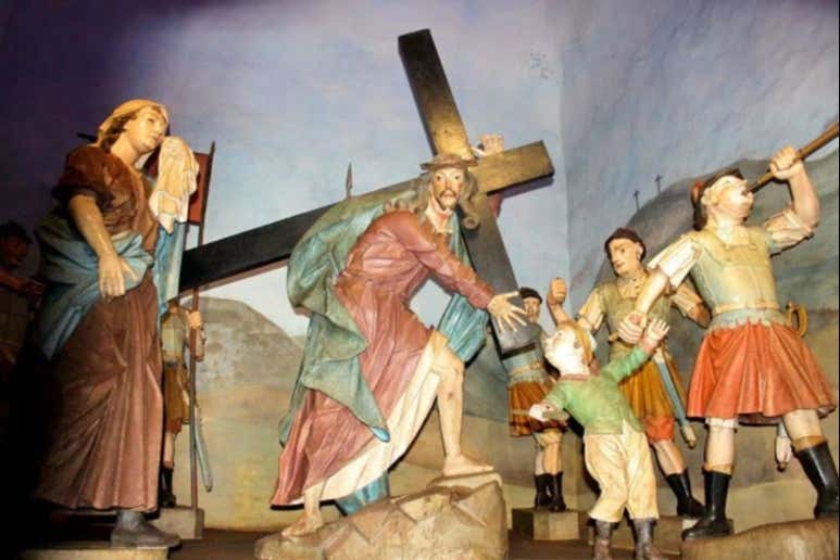 Aleijadinho's processional carvings