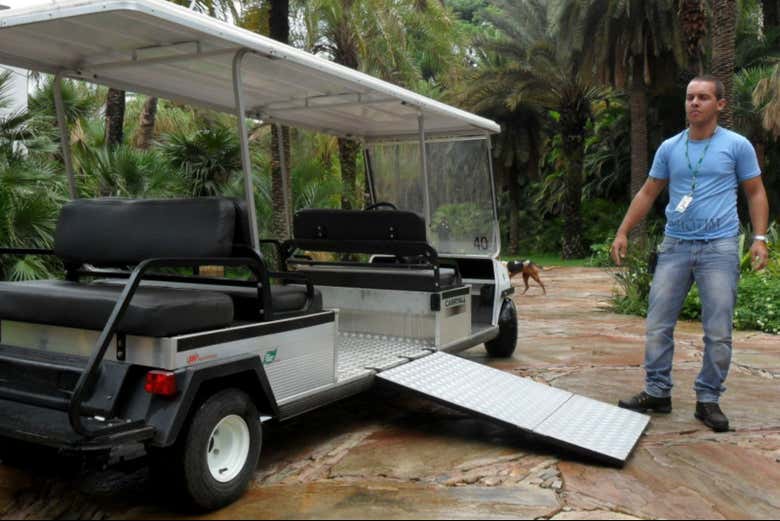 Podréis elegir moveros con el transporte interno del Inhotim