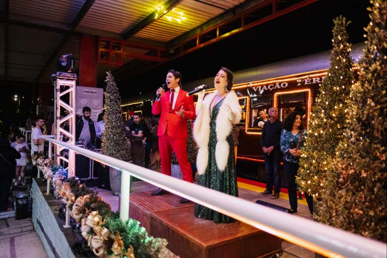Cantantes en el especial navideño