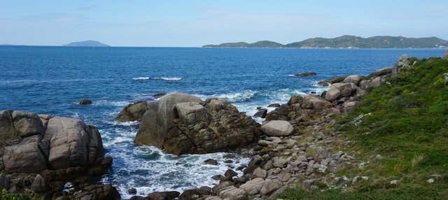 Senderismo por la playa Quatro Ilhas