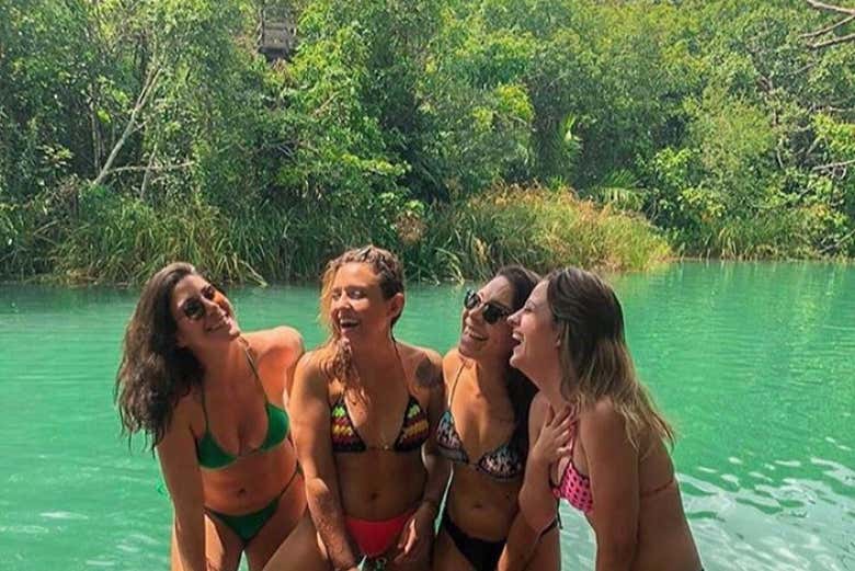 Diversão com amigas no balneário Bosque das Águas