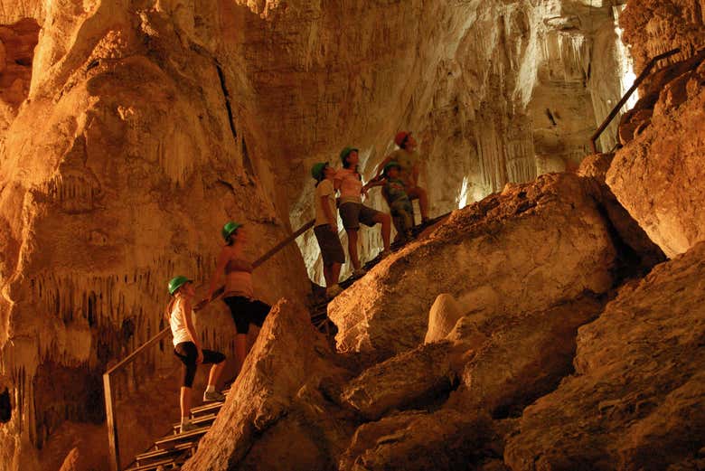 Subindo as escadas da gruta