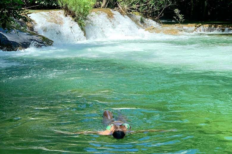 Relaxando nas águas do Balenário de Bonito