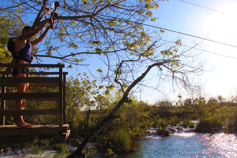 Tirolesa no complexo Praia da Figueira
