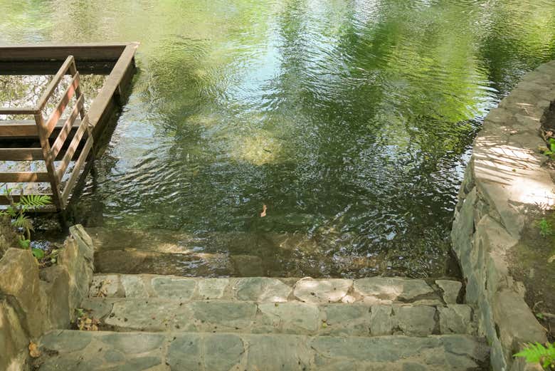 Escadas de acesso ao rio