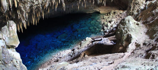 Visita guiada pela gruta do Lago Azul