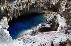 Visite guidée dans la grotte du Lac Bleu
