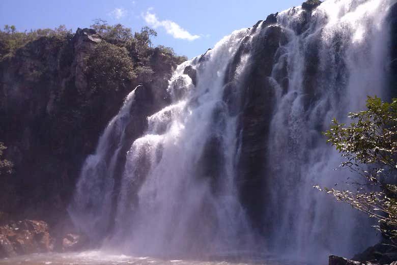 Contemplando a cachoeira do Salto do Corumbá