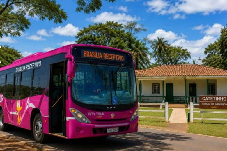Iremos aos museus em um veículo confortável