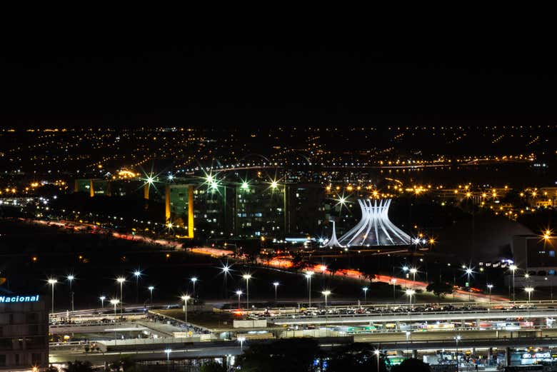 Faremos um passeio noturno pelo centro de Brasília
