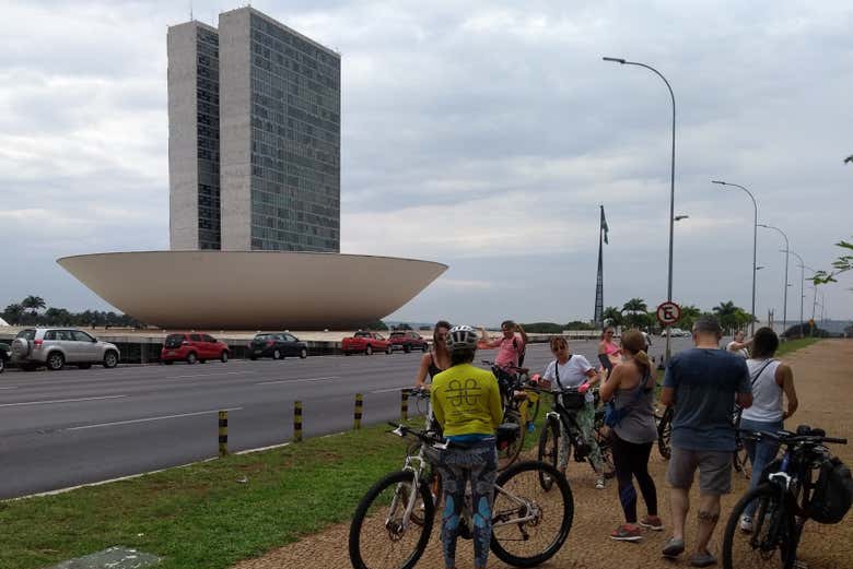 Descansando del paseo en bici por Brasilia