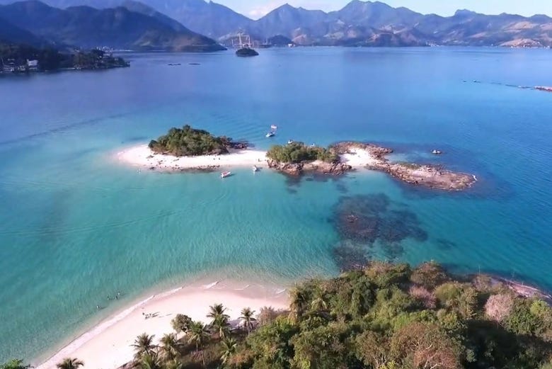 La costa de Angra dos Reis cuenta con bellos islotes