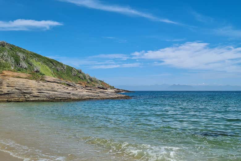 Visit João Fernandes beach