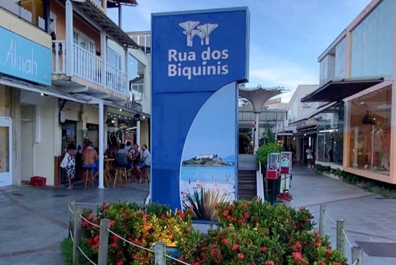 Visit Rua dos Biquinis