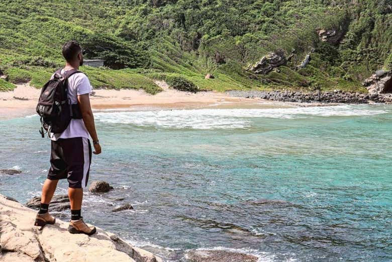 Trilha pelas praias e piscinas naturais de Búzios