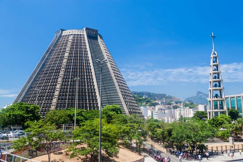 Conociendo la imponente Catedral Metropolitana de Río de Janeiro