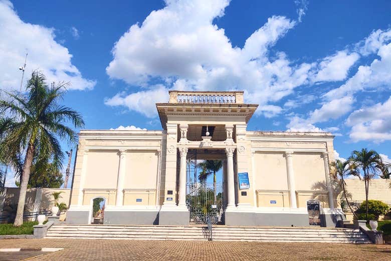 Entrada do cemitério